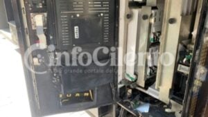 Agropoli, furto distributore sigarette