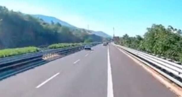 Auto contromano autostrada A2