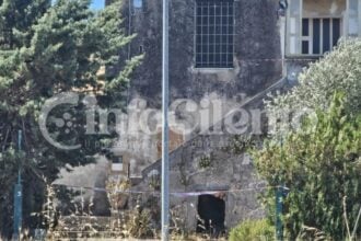 Capaccio, lite in casa