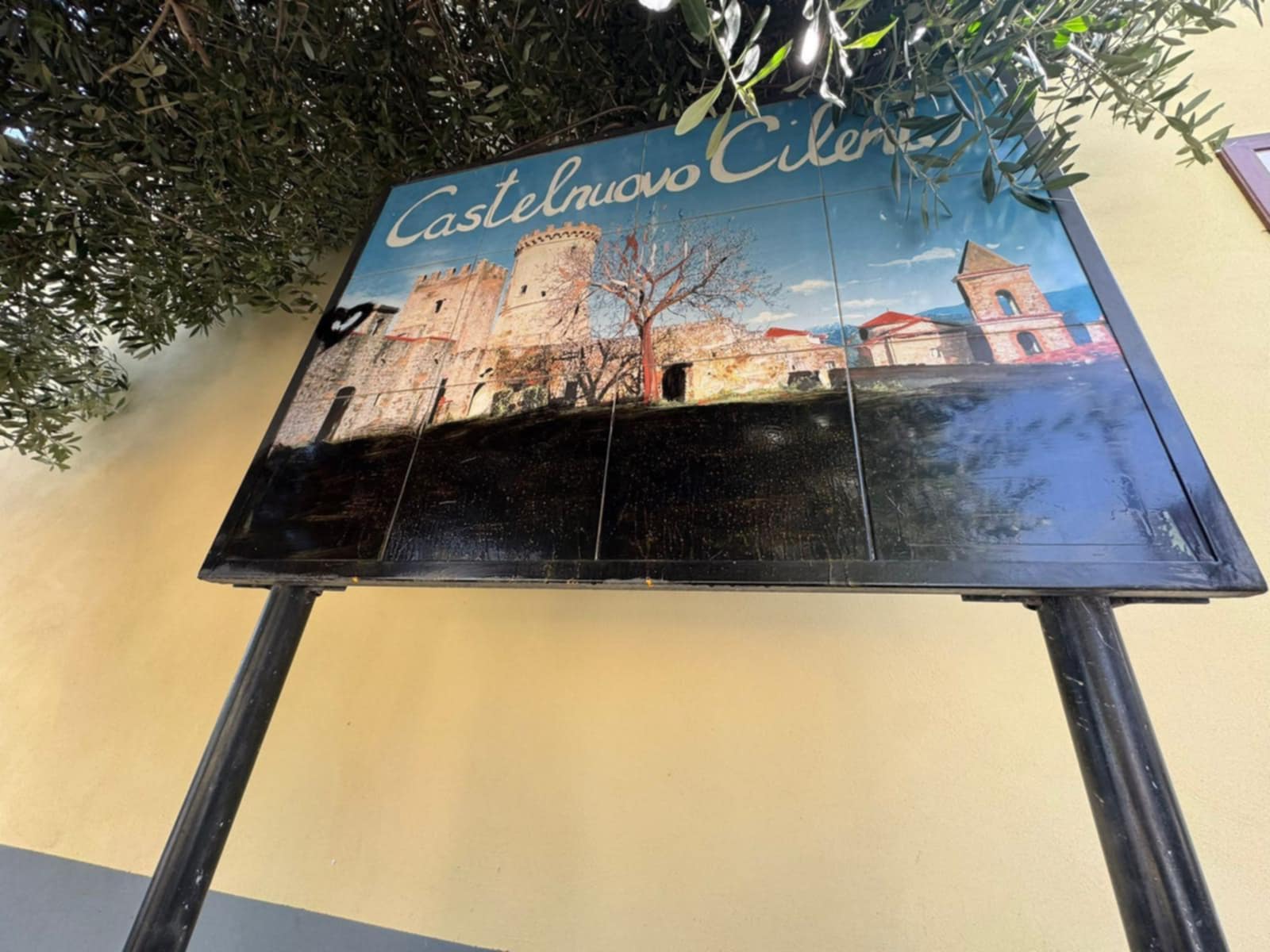 Castelnuovo, vandalizzata tabella Via Silente