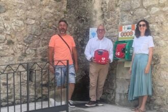 Laurino, defibrillatore