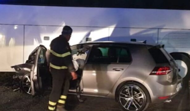 Sala Consilina, auto