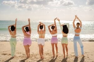 Yoga in spiaggia