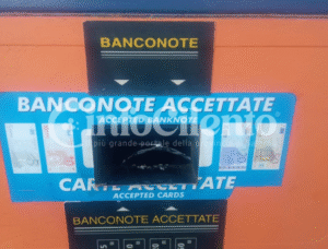 Distributore banconote