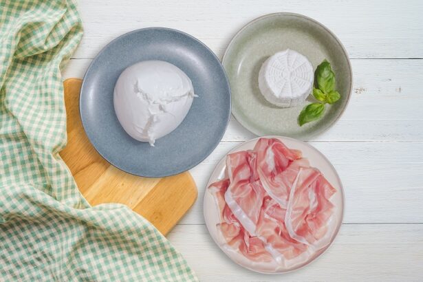 Mozzarella, ricotta, prosciutto