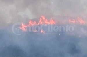 Vasto incendio a Lentiscosa: in fumo oltre 15 ettari di macchia mediterranea