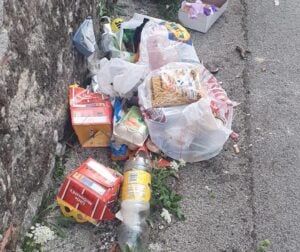 Teggiano, abbandono rifiuti