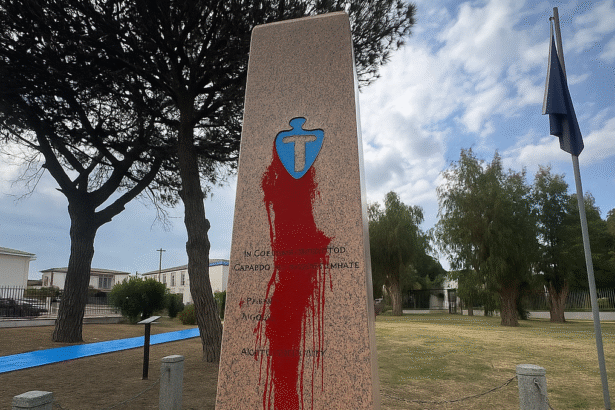 Capaccio monumento vandalizzato