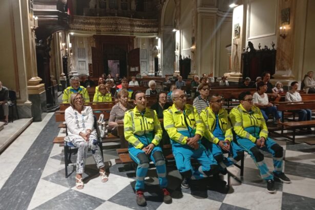 Eboli croce i volontari