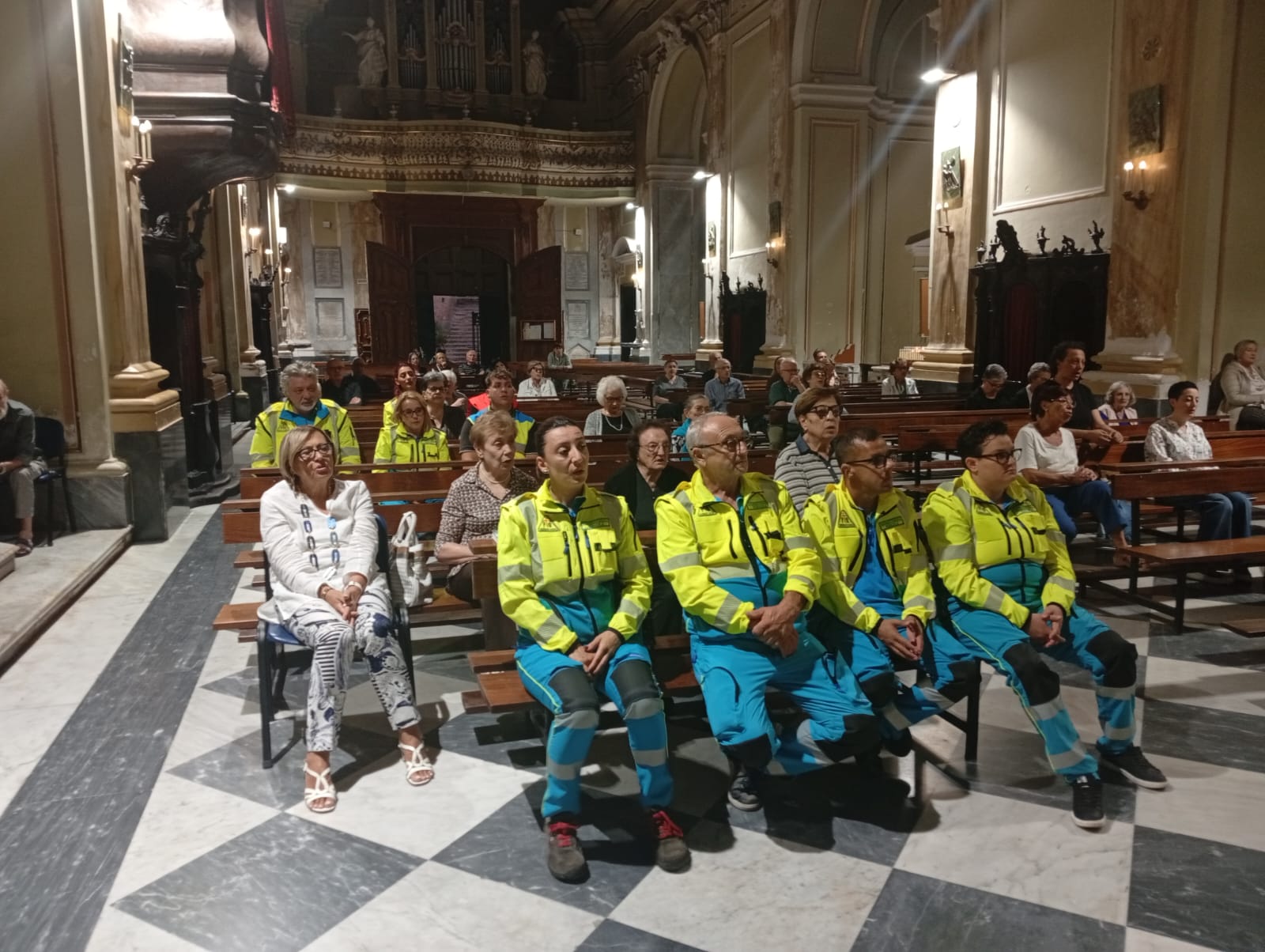 Eboli croce i volontari