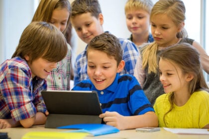 Studenti con tablet