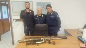 Cacciatore sorpreso con richiami acustici illegali: denunciato a Capaccio Paestum
