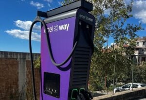 Salento investe sulla mobilità sostenibile: attivata una colonnina di ricarica per veicoli elettrici