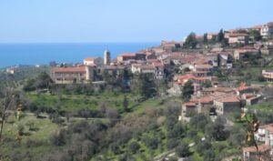 Cilento, ecco il “Cammino delle Terre della Dieta Mediterranea”. Comuni puntano sul turismo lento