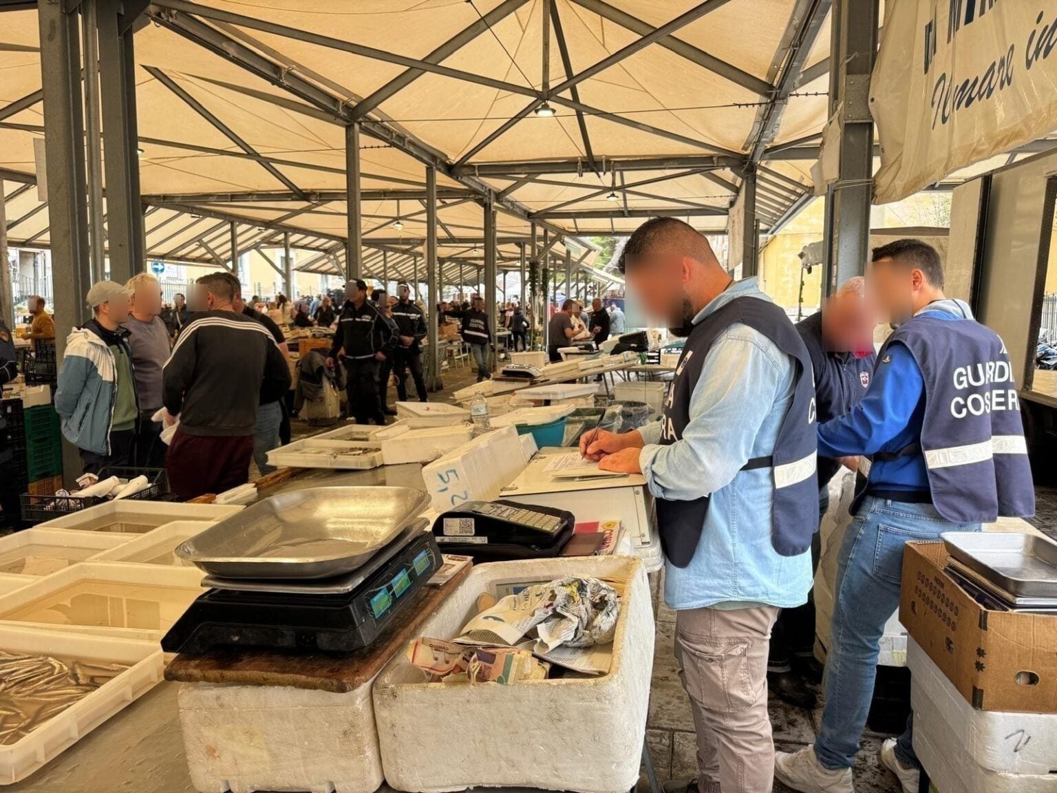 Sequestri al mercato ittico