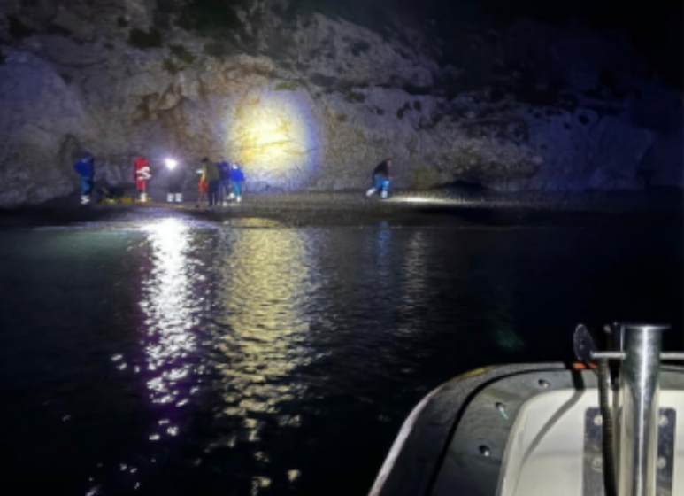 Palinuro, guardia costiera salvataggio