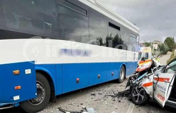 Incidente bus-automedica Corleto