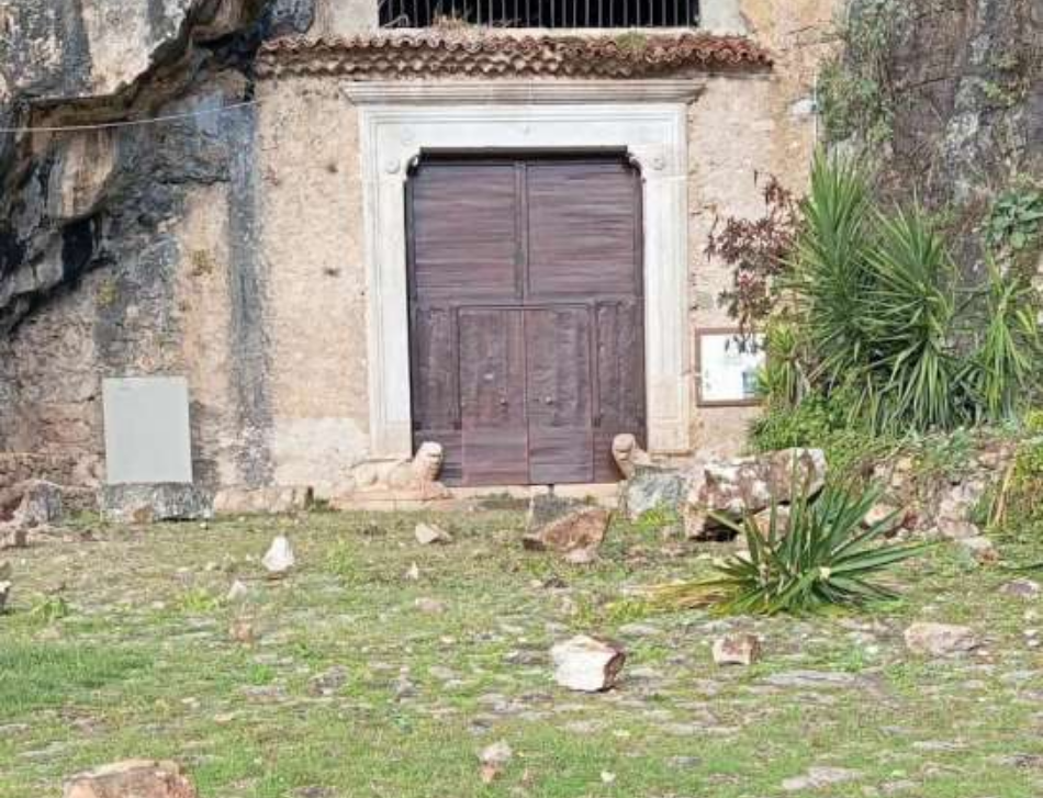 Crollo massi San Michele