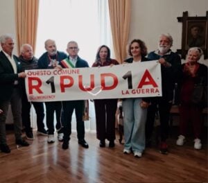 Vallo della Lucania dice “No” alle guerre: Comune aderisce alla campagna “R1pudi1a” di Emergency