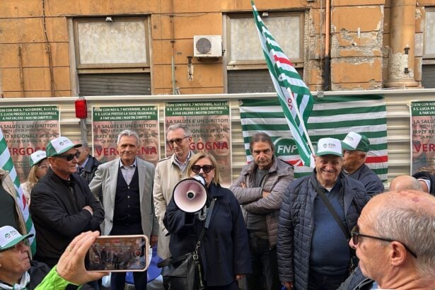 Protesta pensionati Salerno