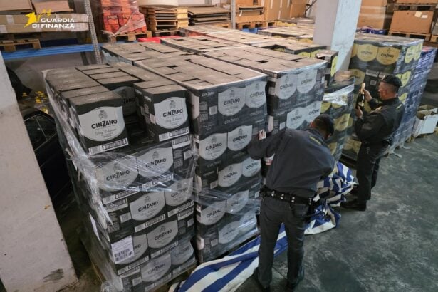 Guardia di Finanza, sequestro alcolici