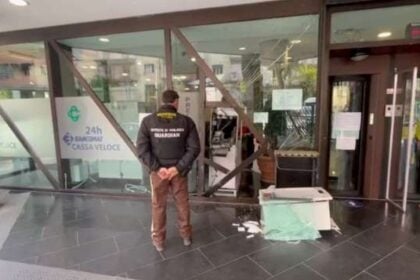 Salerno, Banca Credito Campania tentato furto