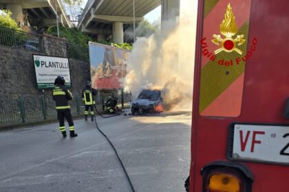 Incendio auto Salerno