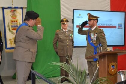 Persano, cambio comandanti