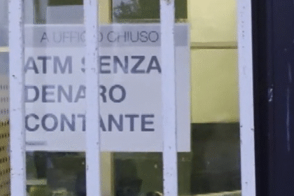Sapri, sportello Bancomat senza contante