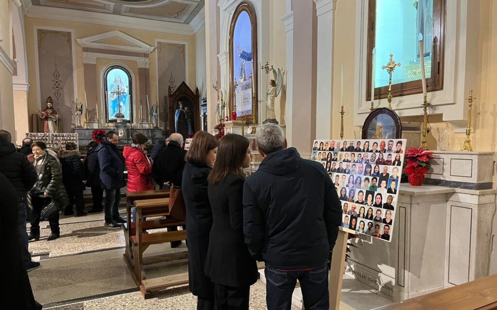 Sanza mostra