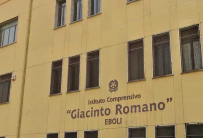 Eboli, scuola Giacinto Romano