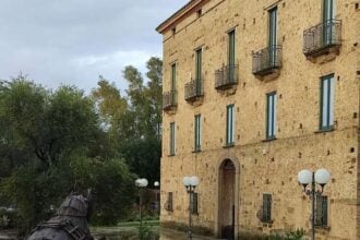 Ascea, Fondazione Alario