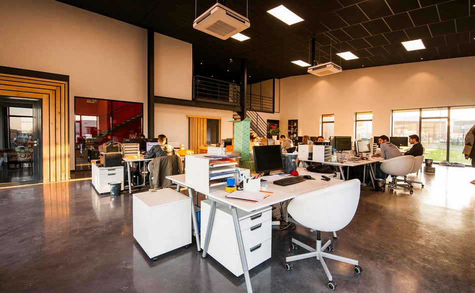 Lavoro d'ufficio