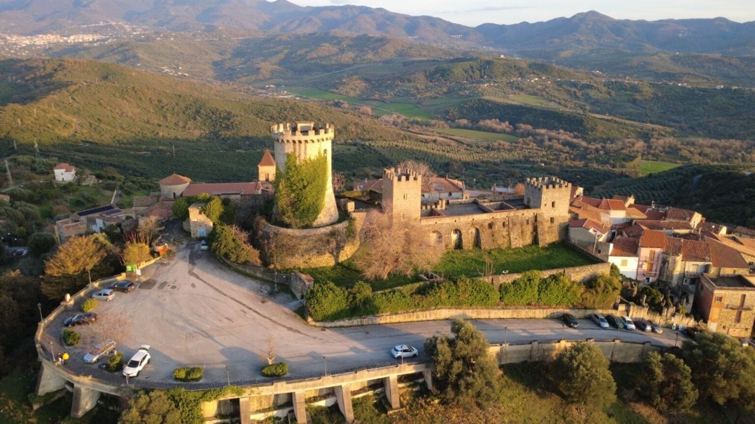 Castelnuovo Cilento, castello