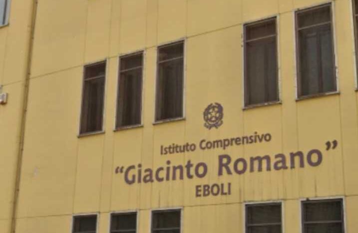 Eboli, scuola Giacinto Romano