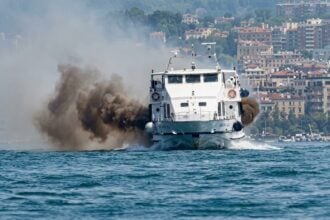 Incendio traghetto Salerno