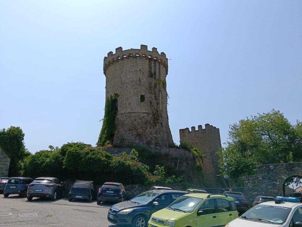 Castelnuovo Cilento, torre