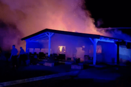 Bar incendiato Polla