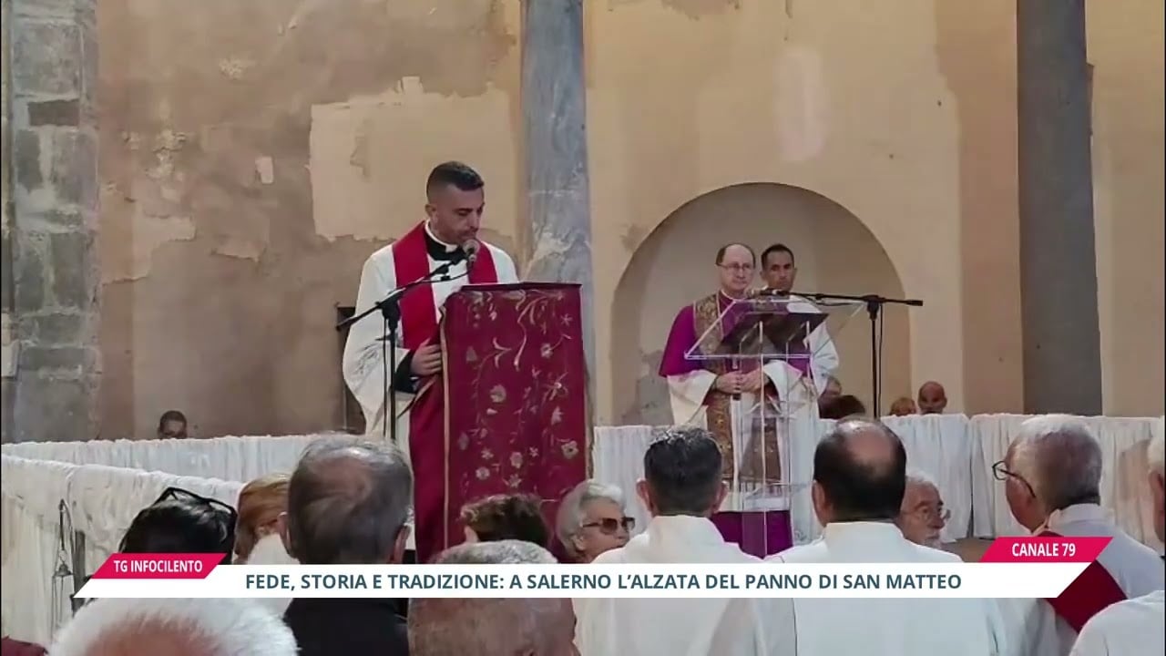 Salerno, alzata del Panno di San Matteo: la città avvia il cammino verso il 21 settembre
