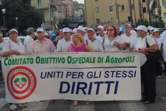 Agropoli-corteo-comitato-obiettivo-ospedale-650