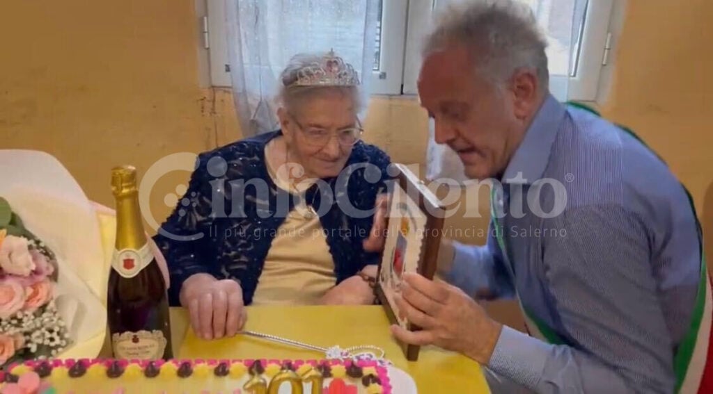 Roccadaspide in festa per i 101 anni di nonna Antonia: una vita circondata dall’amore