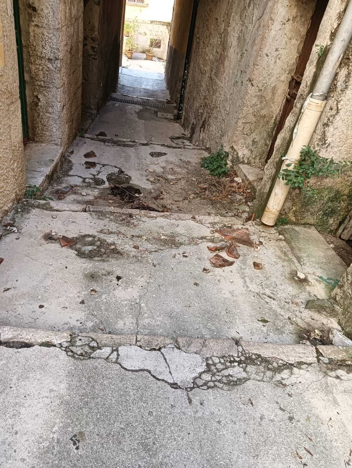 Maltempo a Eboli, Vico IV Rua isolata: rabbia tra i residenti del centro storico