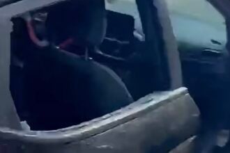 Litorale di Eboli, rifiutano il parcheggiatore abusivo: auto distrutta e svaligiata