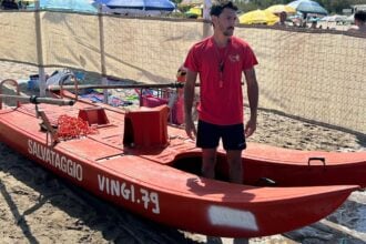 Capaccio Paestum, doppio salvataggio in mare a Torre: tratti in salvo due giovani