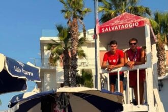 Infortunio in spiaggia ad Agropoli: bagnante soccorso dai bagnini Poseidon