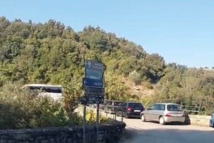 Ferragosto sul Calore: assalto alle rive e lunghe code tra Castelcivita e Controne