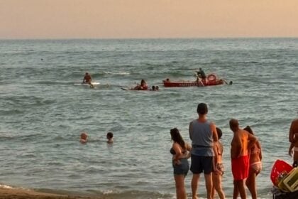 Capaccio Paestum, nuova emergenza alla Licinella: salvate altre sei persone in mare