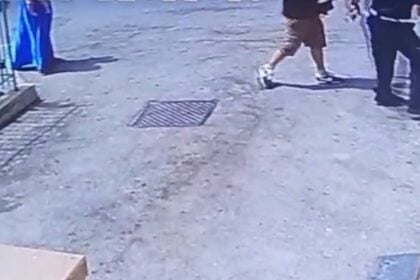 Castellabate, spintona agente di Polizia Municipale dopo una multa: identificato e denunciato