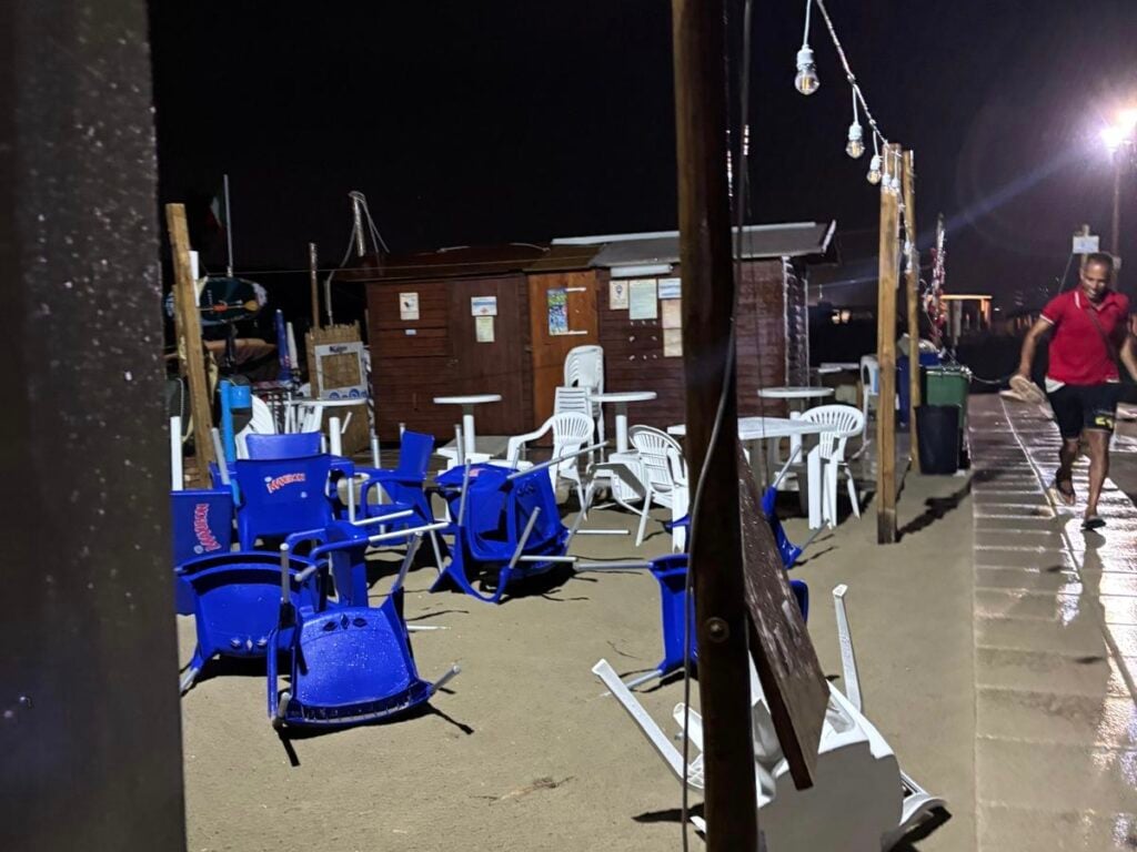 Capaccio Paestum, notte di disagi per i balneari: lidi da ripristinare dopo la bufera