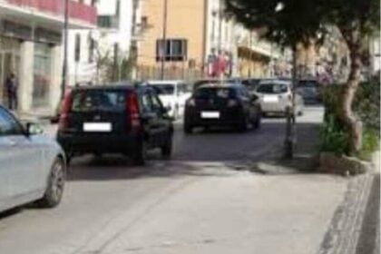 Eboli, lite tra padre e figlio: uomo ferito al collo, il giovane si barrica in casa armato